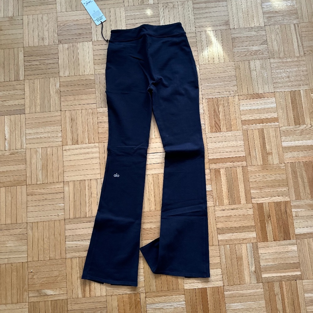 NWT! ALO Airbrush High-Waist Flutter Legging Sold Out! Sz M $128